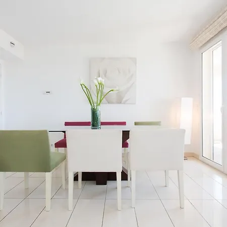 Bristol Park Apartment *